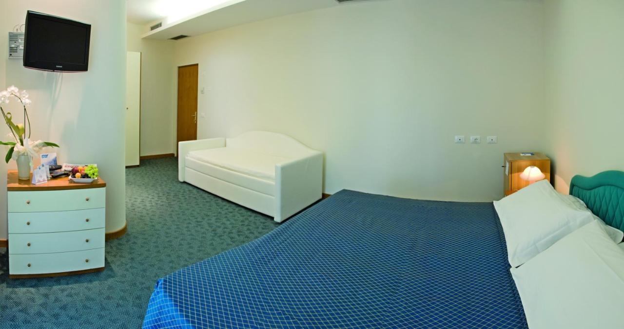 Hotel Sorriso Milano Marittima Bagian luar foto