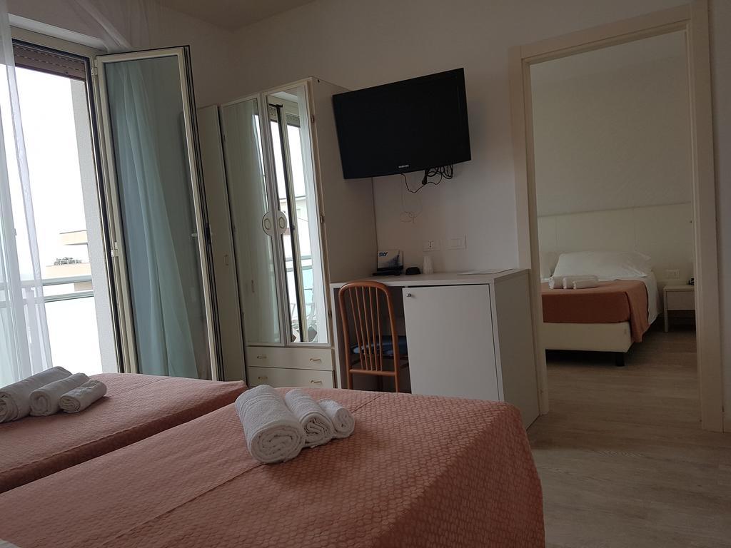 Hotel Sorriso Milano Marittima Bagian luar foto