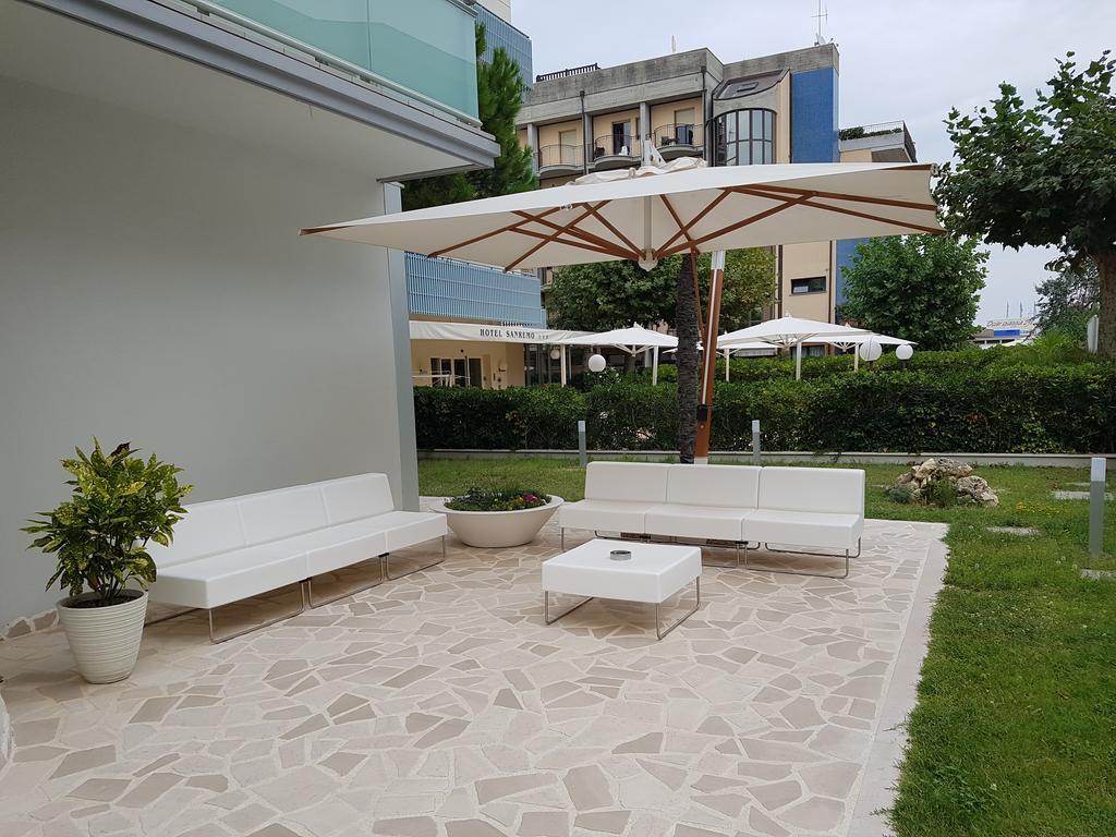 Hotel Sorriso Milano Marittima Bagian luar foto
