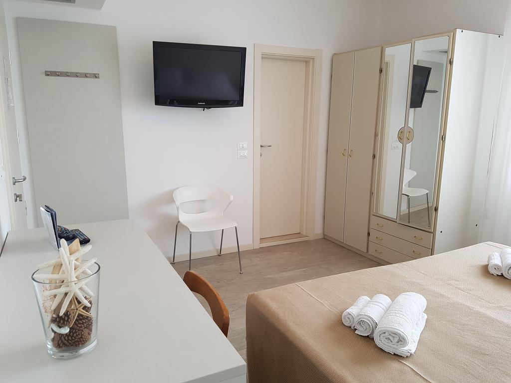 Hotel Sorriso Milano Marittima Bagian luar foto